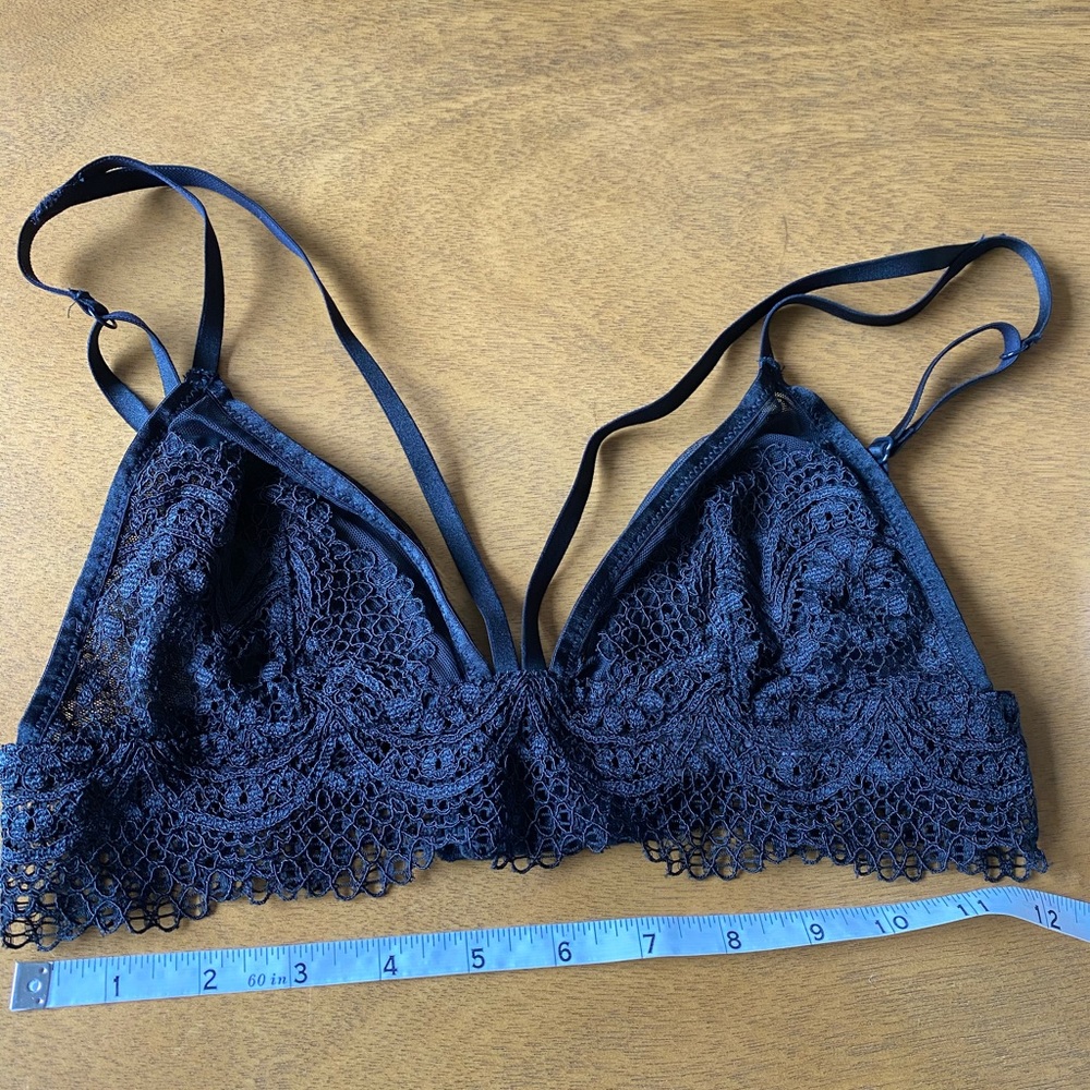 Lace and Mesh Black V front Strap Bra